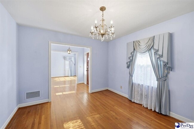 Building Photo - 2218 N Douglas St