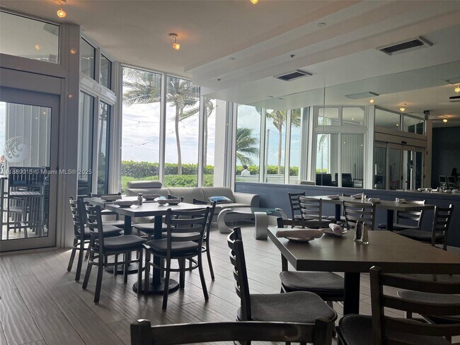 Building Photo - 16500 Collins Ave