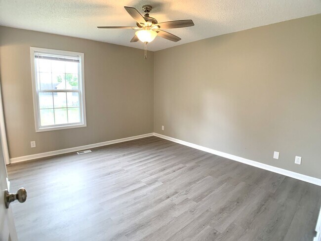 Building Photo - 1125 Lamont Ct