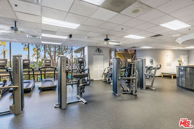 Building Photo - 4337 Marina City Dr