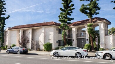 Building Photo - 1+1 Prime North Hollywood Neighborhood