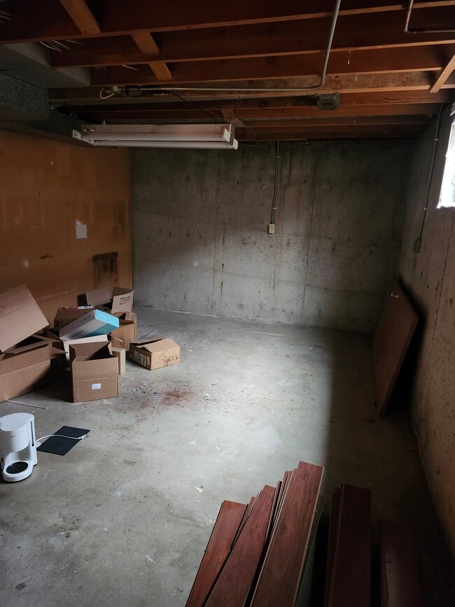 Building Photo - 830 Windmill Rd