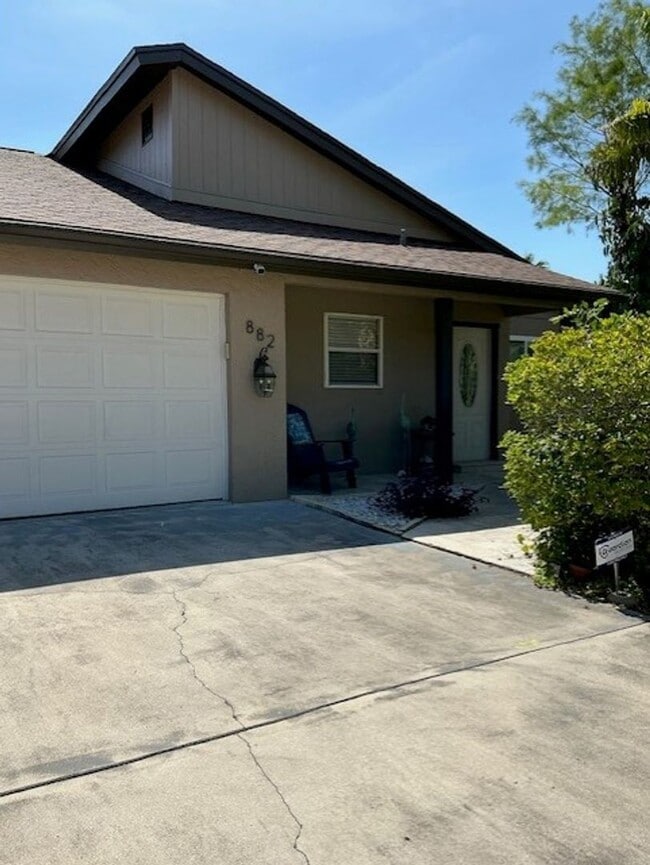 Building Photo - Seasonal Rental Home in Flamingo Estates