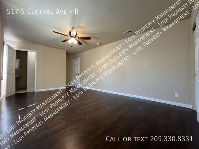 Building Photo - 517 S Central Ave