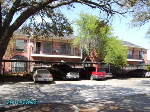 Ample surface parking for all tenants. - Braesmont Place Apartments