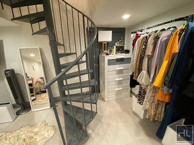 Building Photo - ST JOHNS PLACE