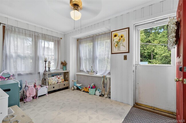 Building Photo - 13 Prospect St