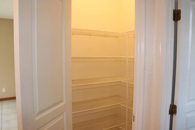 Building Photo - 2346 E Early Ave