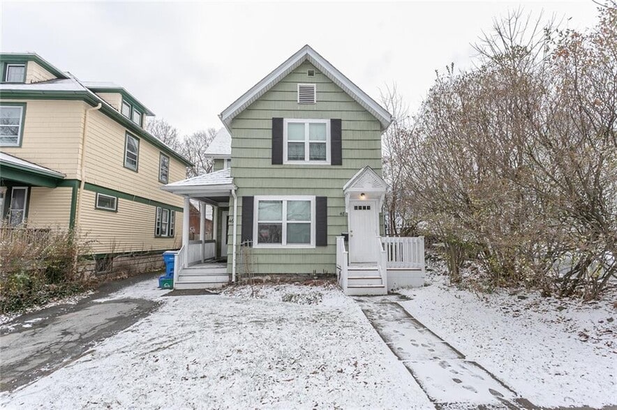 Primary Photo - 46 Hartsen St