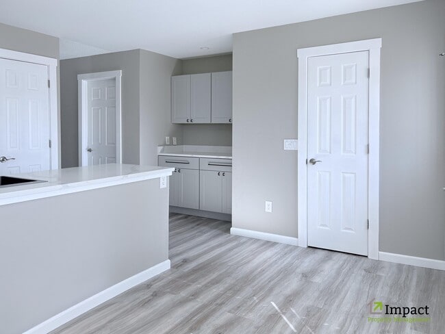 Building Photo - 18002 Becket Dr