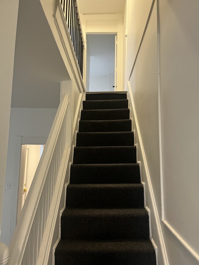 Building Photo - 542 Locust St