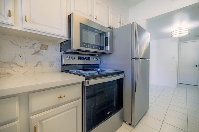 Building Photo - 1650 N 87th Terrace