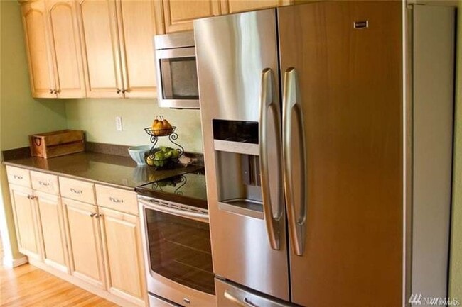 Building Photo - Ravenna Charmer!!’