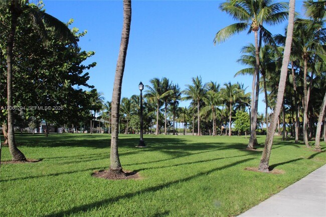 Building Photo - 158 Ocean Dr
