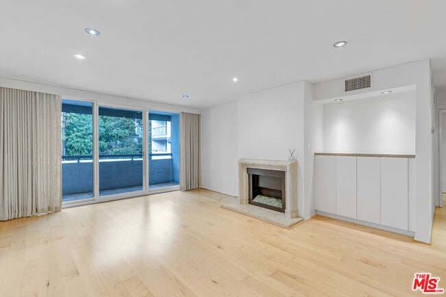 Building Photo - 8535 W Knl Dr