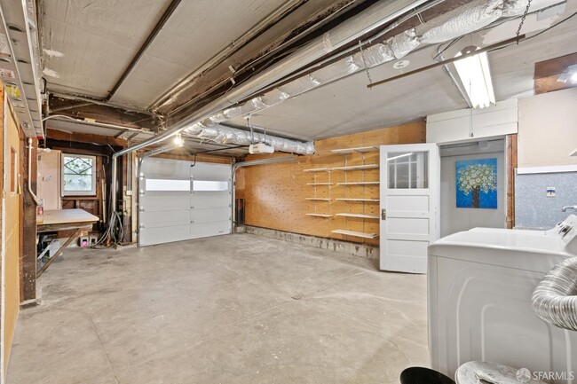 Building Photo - 1605 20th Ave