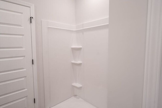 Building Photo - 142 Geranium Wy