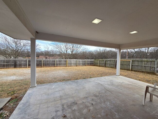 Building Photo - 3 Bedroom 2 Bath home in Shawnee!