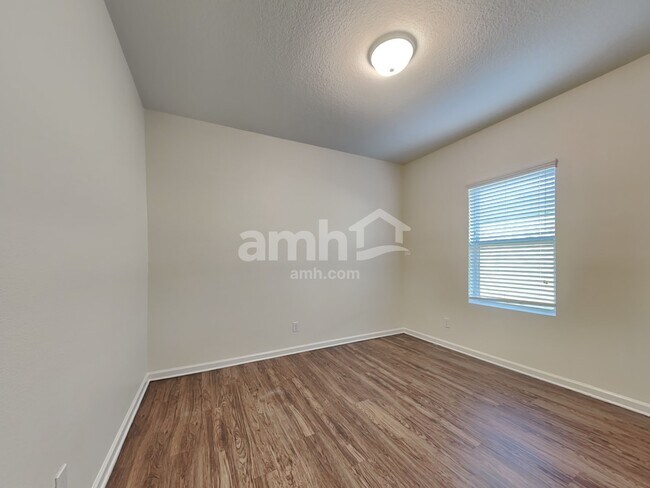 Building Photo - 4878 St James Ln