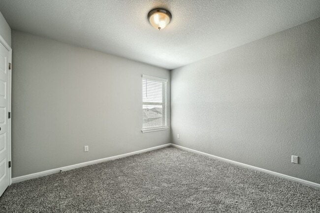 Building Photo - 2924 Sage Ranch Dr