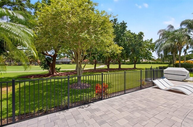 Building Photo - 15 Balfour Rd E