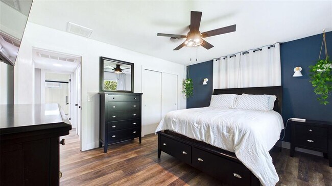 Building Photo - 101 N Mercury Ave