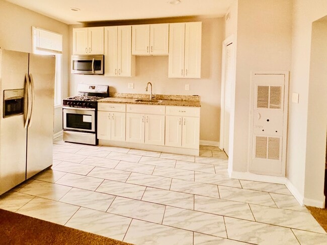 Building Photo - 3213 The Alameda