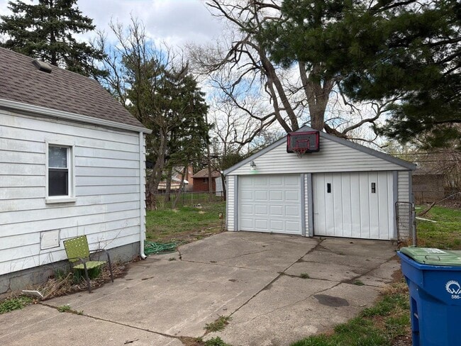 Building Photo - 20768 Gentner St