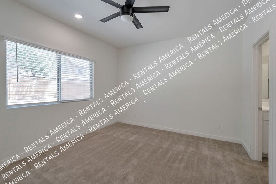 Building Photo - 948 E Wiley Way