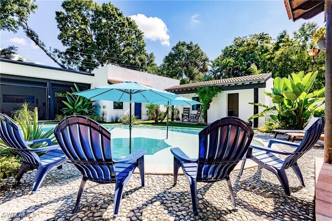 Building Photo - 1291 Caloosa Dr