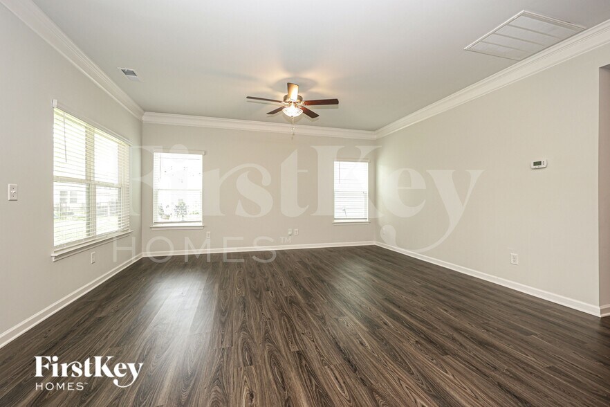 Building Photo - 3727 Pelham Wood Dr