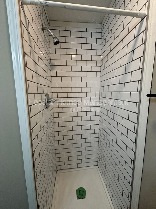 Building Photo - 1340 Barth Ave