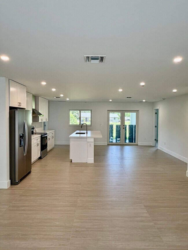 Building Photo - 13177 47th Ct N