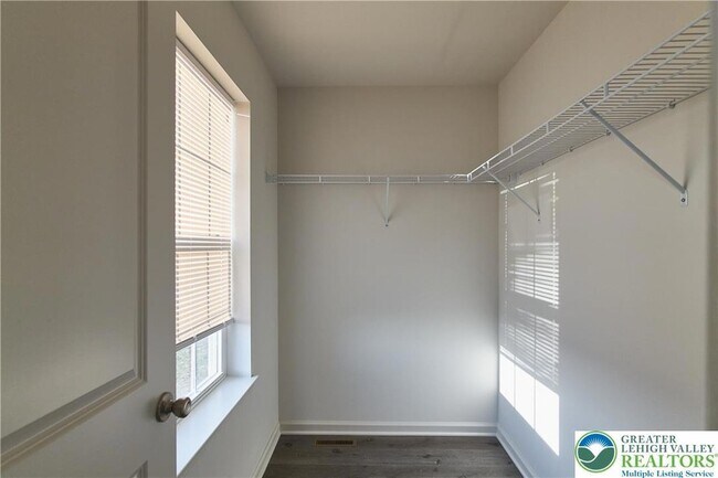 Building Photo - 6639 Stein Way