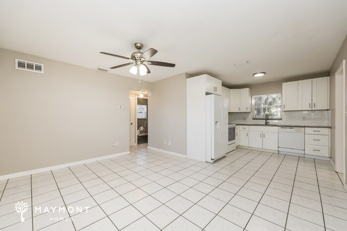 Building Photo - 4772 54th Ave N