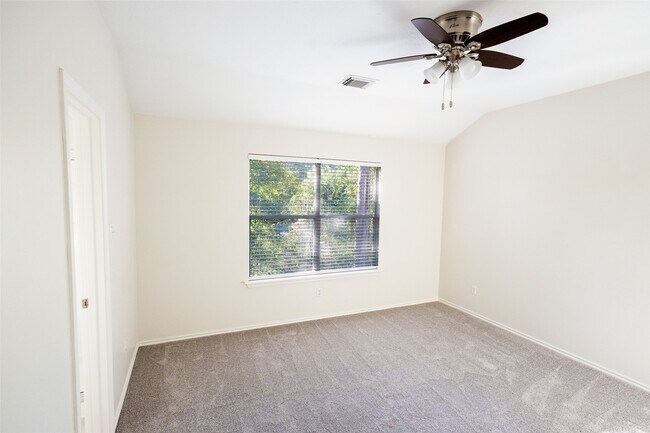 Building Photo - 11 Summer Haze Cir