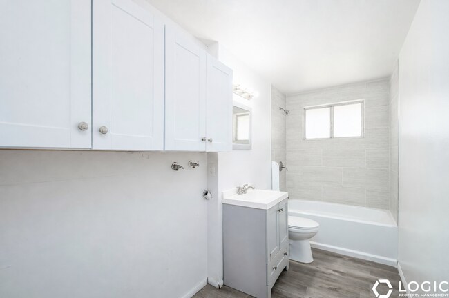 Building Photo - 266 N 300 W