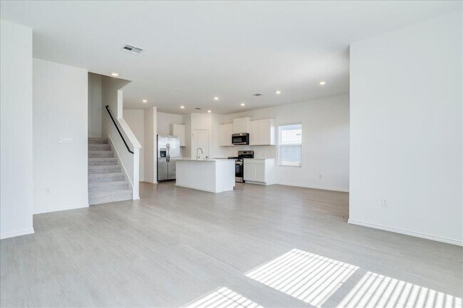 Building Photo - 238 Dreyer