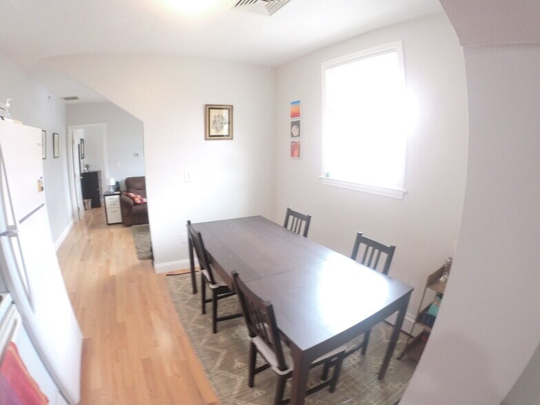 Building Photo - 49 Winship St