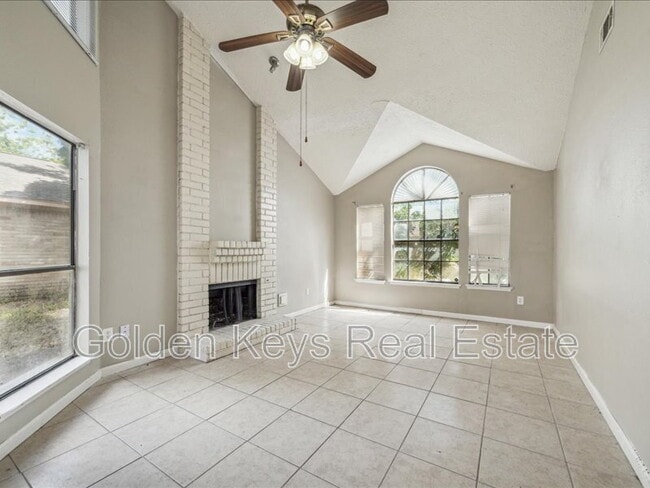 Building Photo - 10743 Staghill Dr