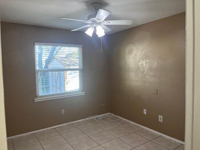 Building Photo - 312 Spring Branch Ln