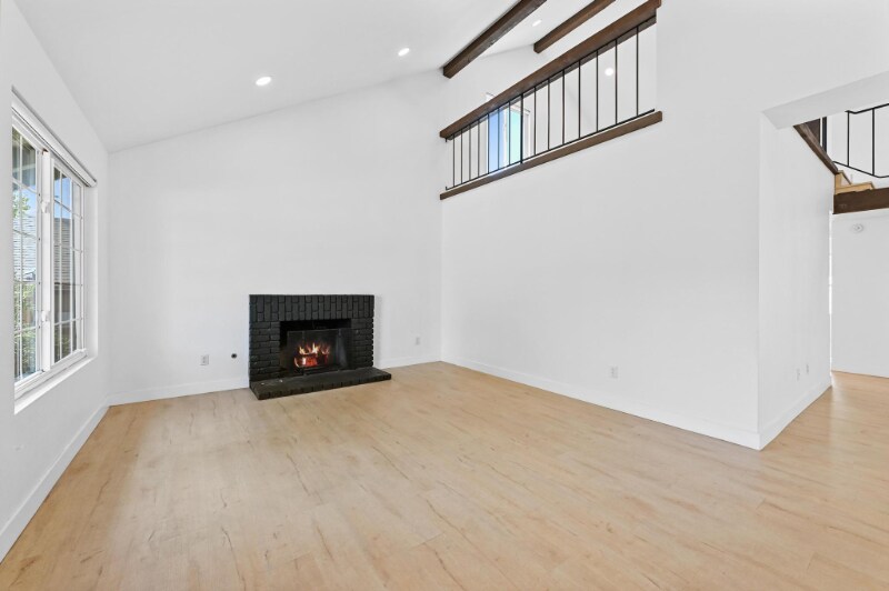 Building Photo - 9908 Knollview Dr