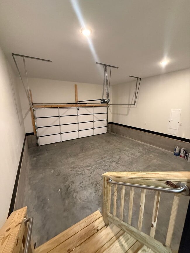 Building Photo - 2721 Cedrus Ave