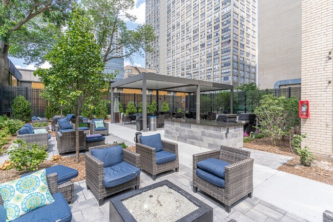 Building Photo - 3950 N Lake Shore Dr