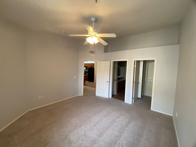 Building Photo - MOVE IN SPECIAL! Beautiful 2 Bedroom 2 Bat...