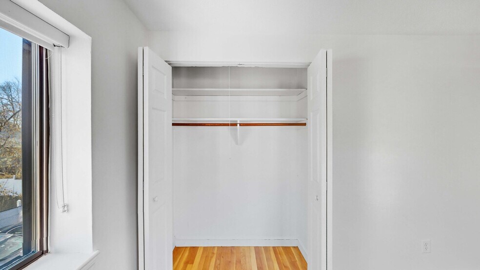 Building Photo - 175 W Wyoming Ave