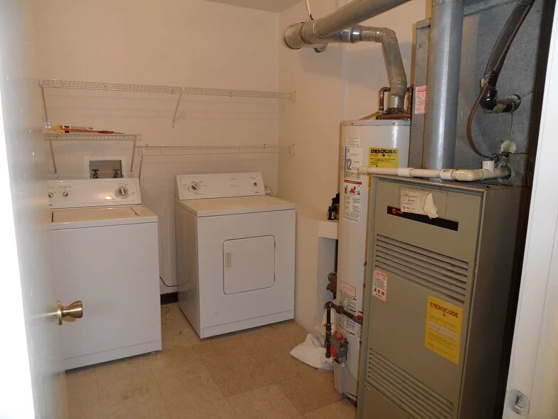 Building Photo - 312 Bromley Pl