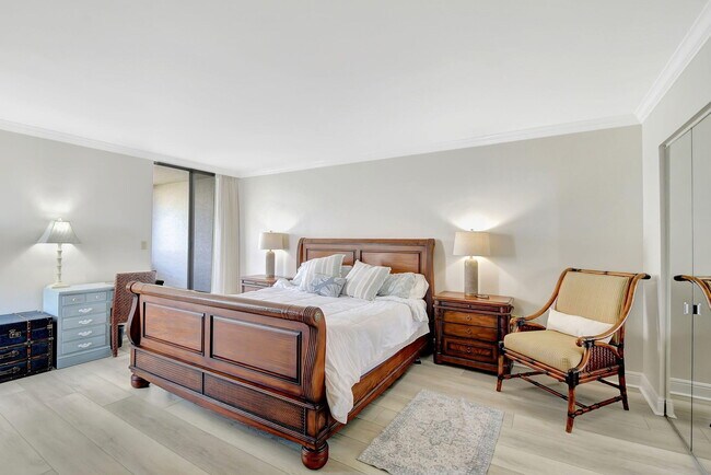 Building Photo - 5080 N Ocean Dr