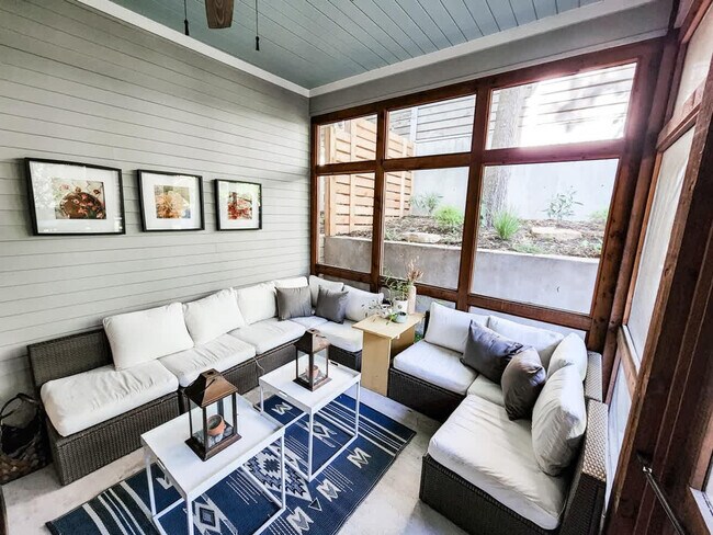 Building Photo - 803B Dawson Rd