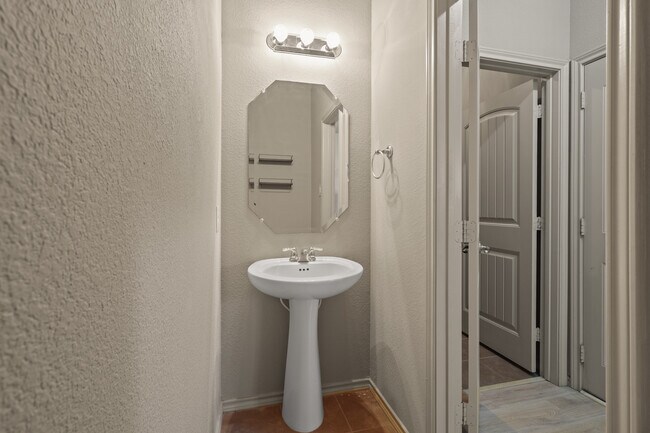 Building Photo - 1804 Capulin Rd